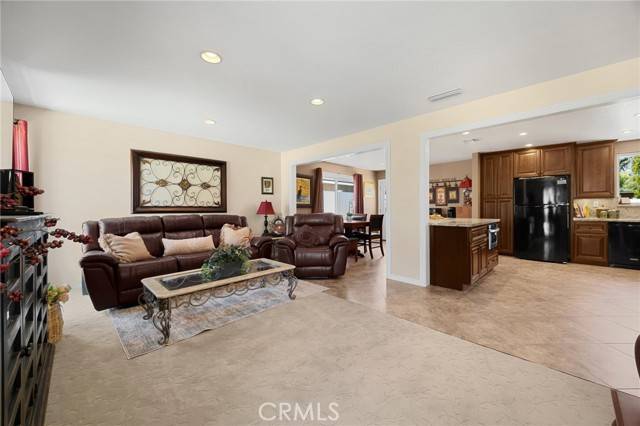 Placentia, CA 92870,910 Huggins Avenue