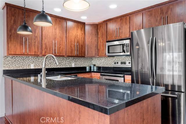 Long Beach, CA 90803,9331 Marina Pacifica Dr N