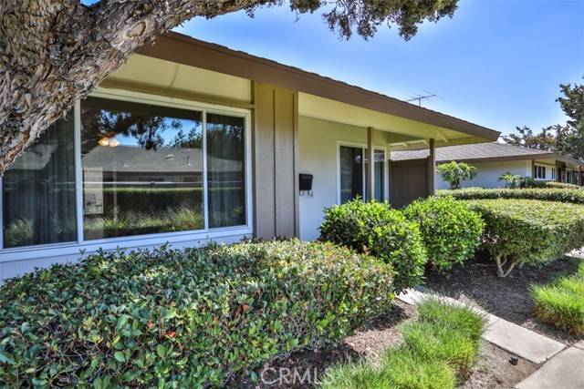 Tustin, CA 92780,17621 17th Street #16D