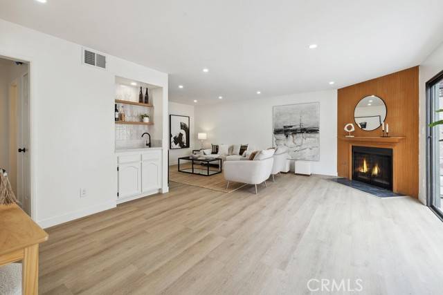 Van Nuys (los Angeles), CA 91401,6101 Fulton Avenue #8