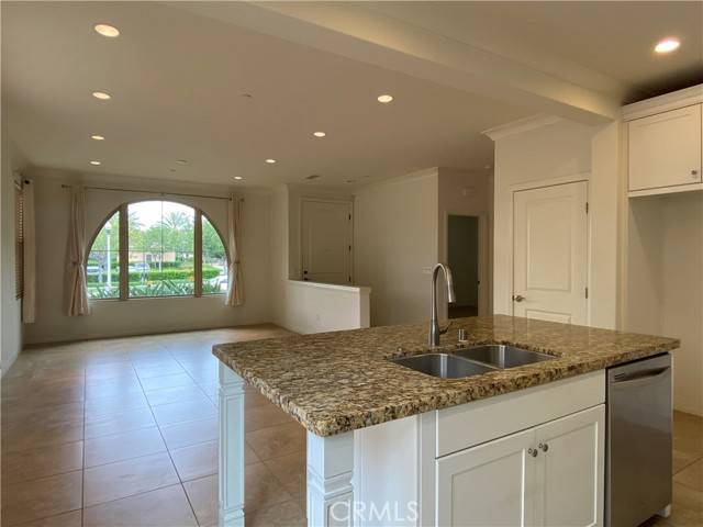 Irvine, CA 92620,32 Ovation