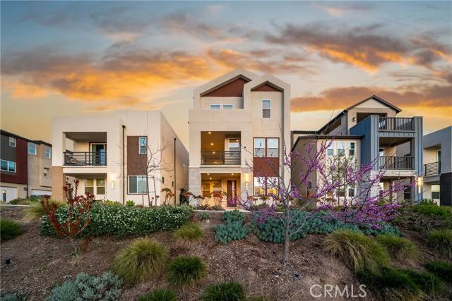 Irvine, CA 92618,121 Biome