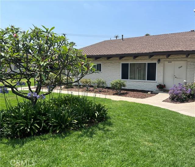 Yorba Linda, CA 92886,5044 Lakeview Avenue #23