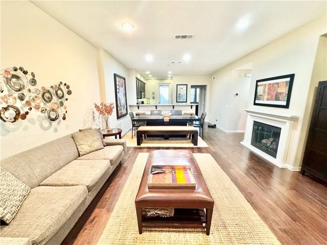 Stanton, CA 90680,8037 Monaco