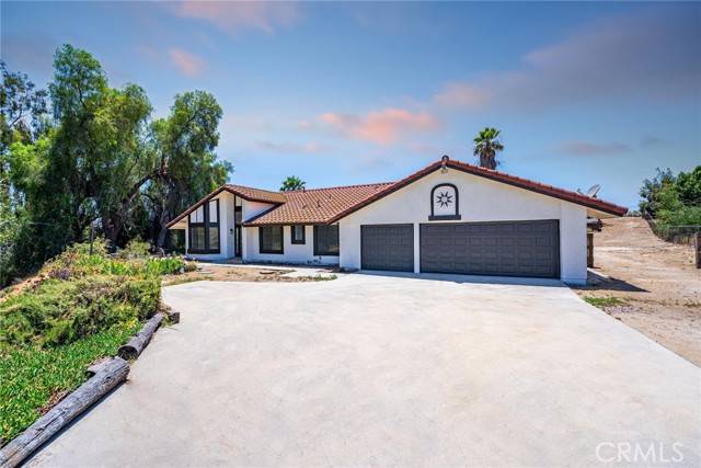 Riverside, CA 92504,18085 Golden Leaf Lane