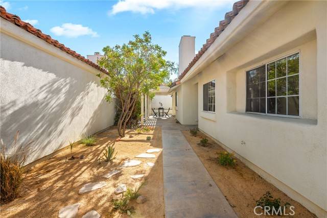 Palm Desert, CA 92211,43791 Calle Las Brisas