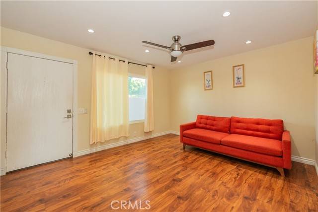 Irvine, CA 92604,3 Albany #61
