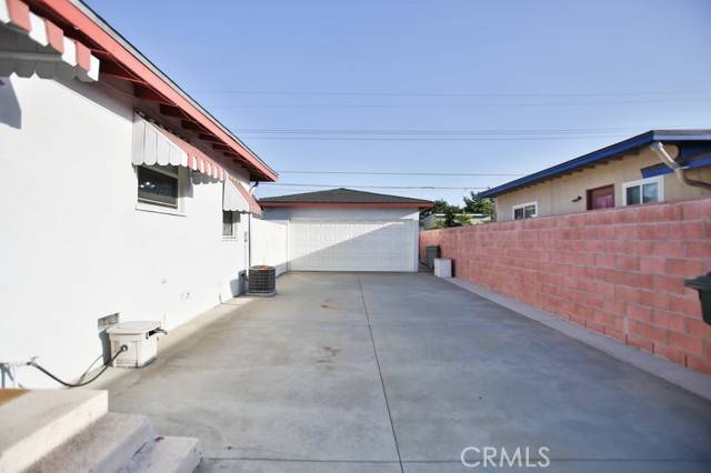 Fullerton, CA 92833,1918 W Orangethorpe Avenue