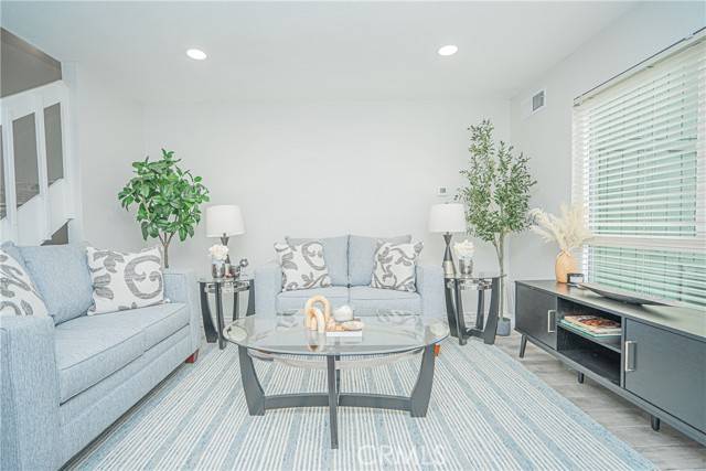 La Mirada, CA 90638,15300 Ocaso Avenue #E102