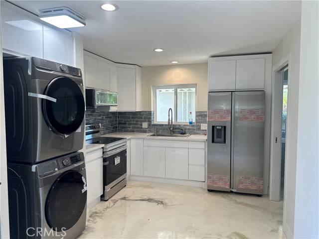 Harbor City (los Angeles), CA 90710,1641 W 255 th st #1/2