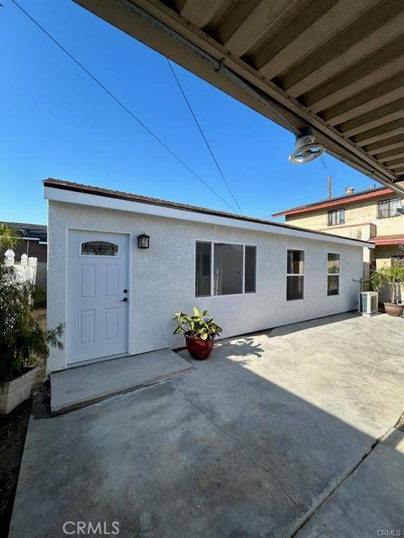 Long Beach, CA 90810,2033 W Burnett Street