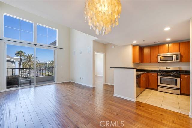 Anaheim, CA 92805,1801 E Katella Avenue #4137