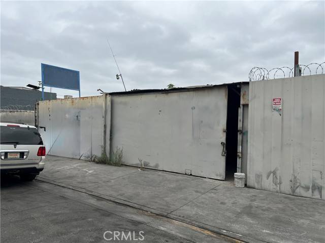 Los Angeles, CA 90058,5739 Long Beach Avenue