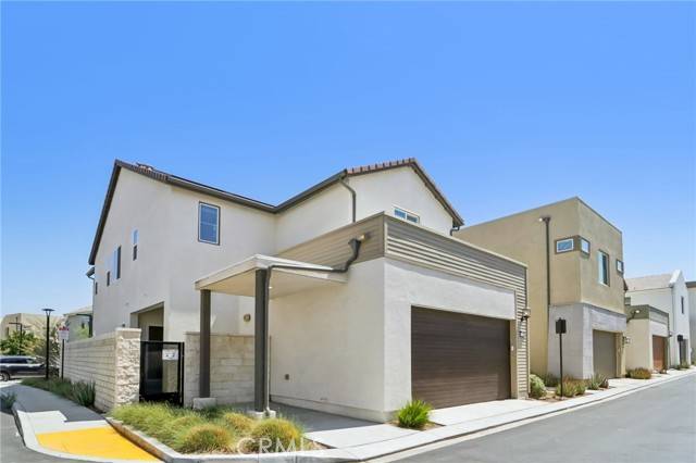Valencia (santa Clarita), CA 91381,27730 Knoll View Place