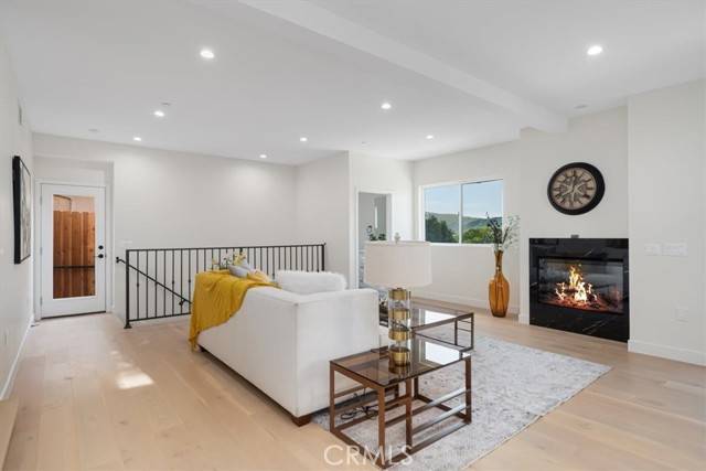 Los Angeles, CA 90042,4854 Buchanan