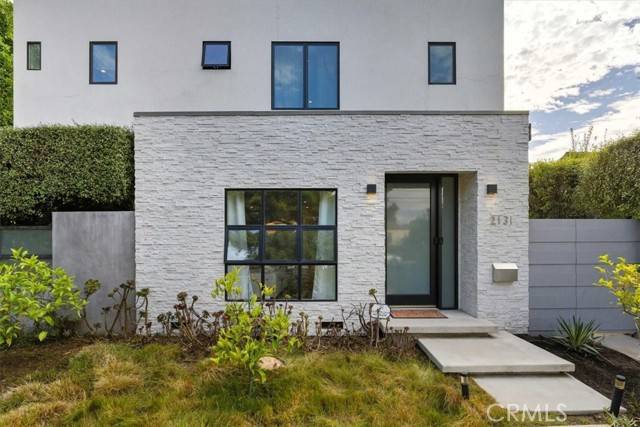 Santa Monica, CA 90404,2131 Virginia Avenue