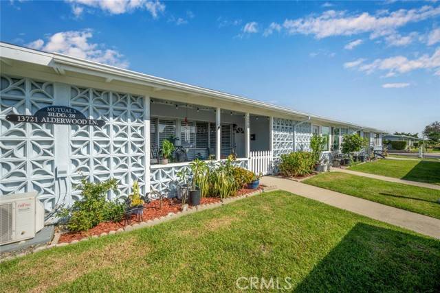 Seal Beach, CA 90740,13721 Alderwood Lane #28C