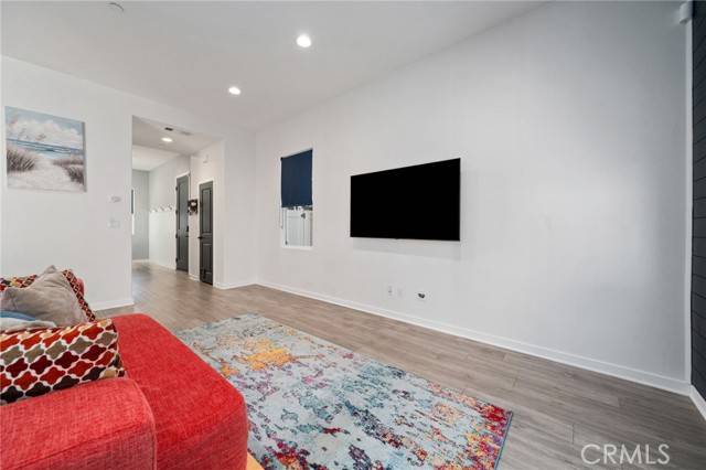 Corona, CA 92883,4166 Horvath #106