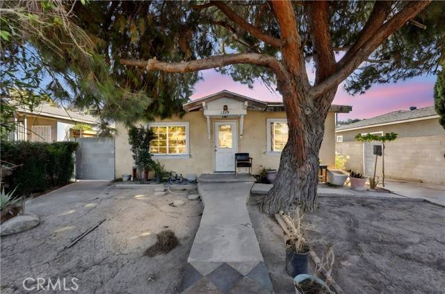 Santa Ana, CA 92707,1209 S Shelton Street