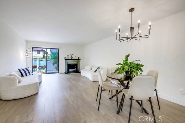 Huntington Beach, CA 92649,4682 Warner #B102