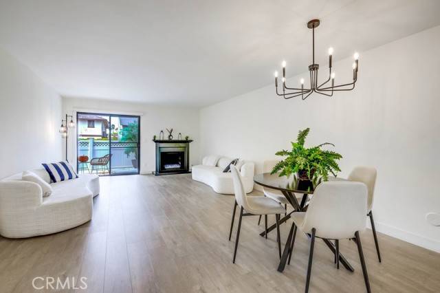 Huntington Beach, CA 92649,4682 Warner #B102