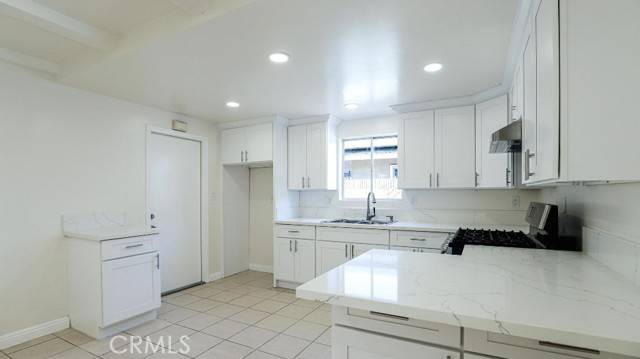 Santa Ana, CA 92704,2910 W Cubbon