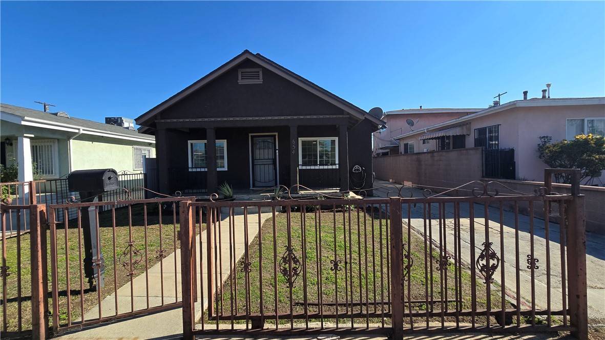 Los Angeles, CA 90022,654 Oakford