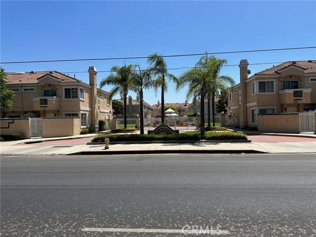 Pico Rivera, CA 90660,4004 Rosemead Boulevard #2