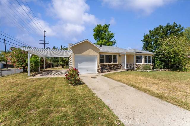 Van Nuys (los Angeles), CA 91401,14259 Emelita Street