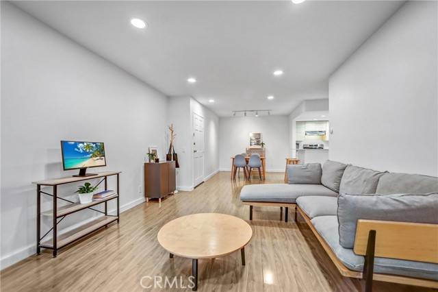 Glendale, CA 91204,460 Oak Street #316