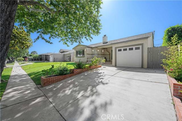 Long Beach, CA 90808,3333 N Los Coyotes Diagonal