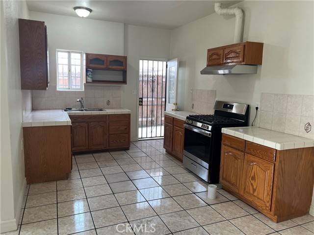 Los Angeles, CA 90044,10712 S Hoover Street #A