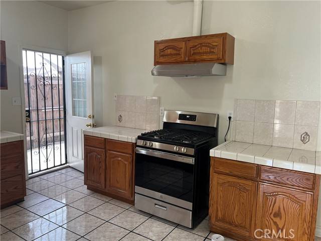 Los Angeles, CA 90044,10712 S Hoover Street #A