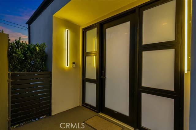 Sherman Oaks, CA 91403,15125 Rayneta Drive