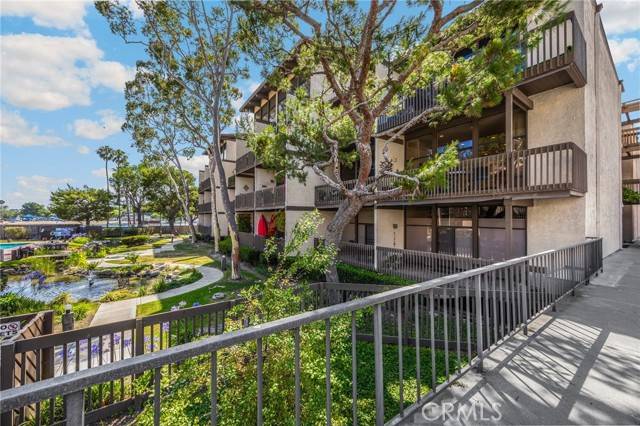 Long Beach, CA 90803,5202 Marina Pacifica Drive
