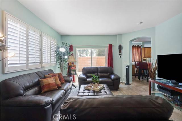 Panorama City (los Angeles), CA 91402,9044 Sylmar Avenue