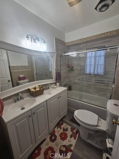 South Gate, CA 90280,8686 San Juan Avenue