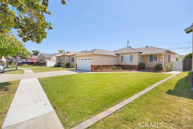 Lakewood, CA 90712,4736 Vangold Avenue