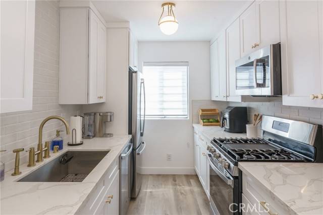 Long Beach, CA 90807,3932 N Virginia Rd #201