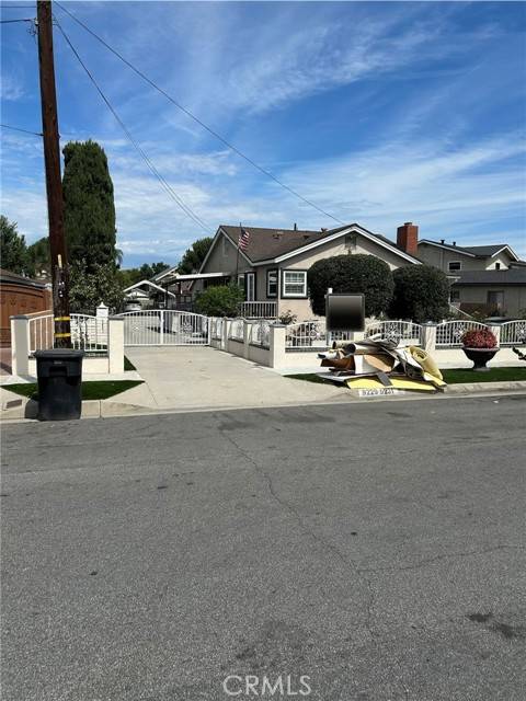 Bellflower, CA 90706,9229 Mandale