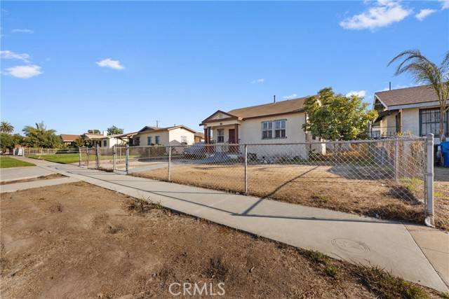 Los Angeles, CA 90044,1122 W 77th Street