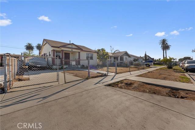 Los Angeles, CA 90044,1122 W 77th Street