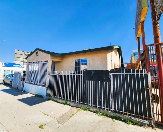 Los Angeles, CA 90044,1210 W Manchester Ave