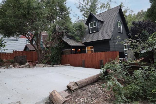 Lake Arrowhead, CA 92352,882 Arrowhead Villa Road