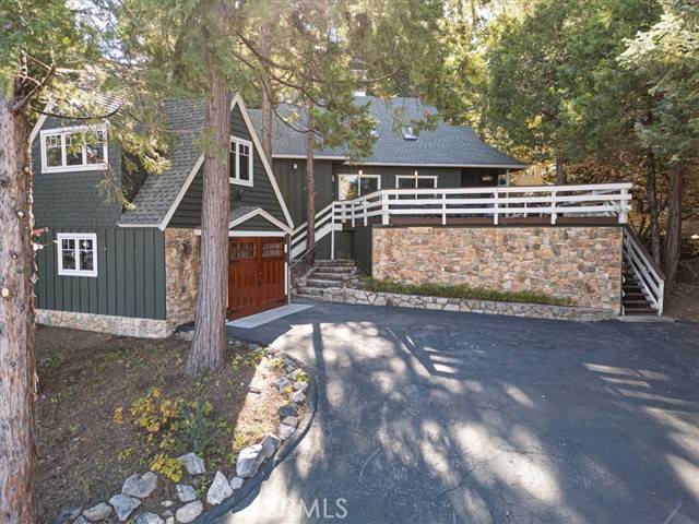 Lake Arrowhead, CA 92352,226 Holiday Drive