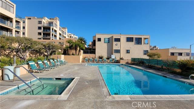 Redondo Beach, CA 90277,130 The Village #106