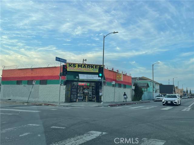 Los Angeles, CA 90003,8273 S San Pedro