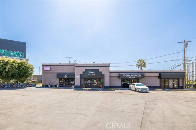 Windsor Hills, CA 90056,5003 S La Brea Avenue