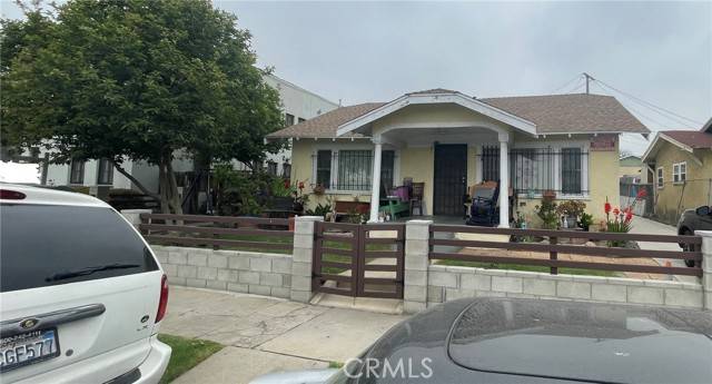 Inglewood, CA 90301,414 S Grevillea Avenue