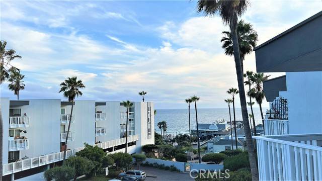 Redondo Beach, CA 90277,630 The Village #301